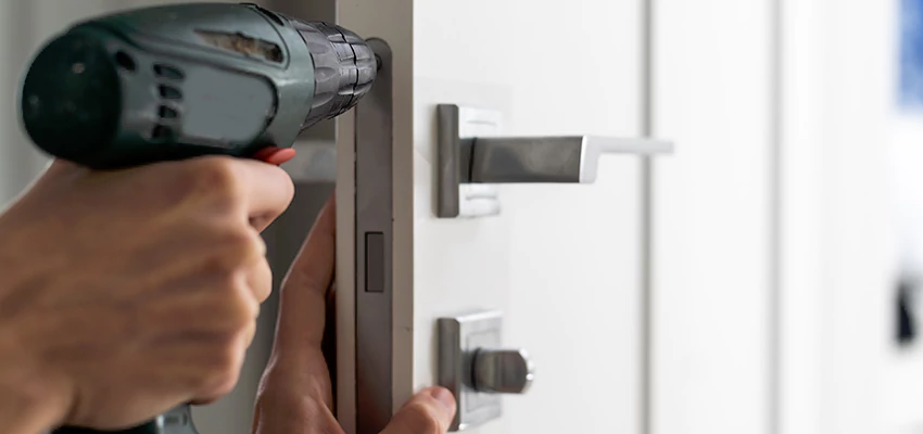 Locksmith For Lock Replacement Near Me in Thousand Oaks, CA