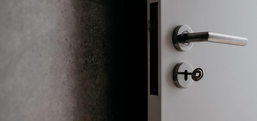 Front Door Handle Repair And Installation in Thousand Oaks, CA